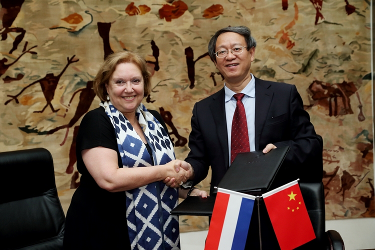 PG电子·仿照器(试玩游戏)官方网站