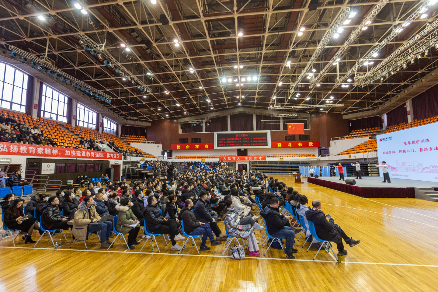 PG电子·仿照器(试玩游戏)官方网站