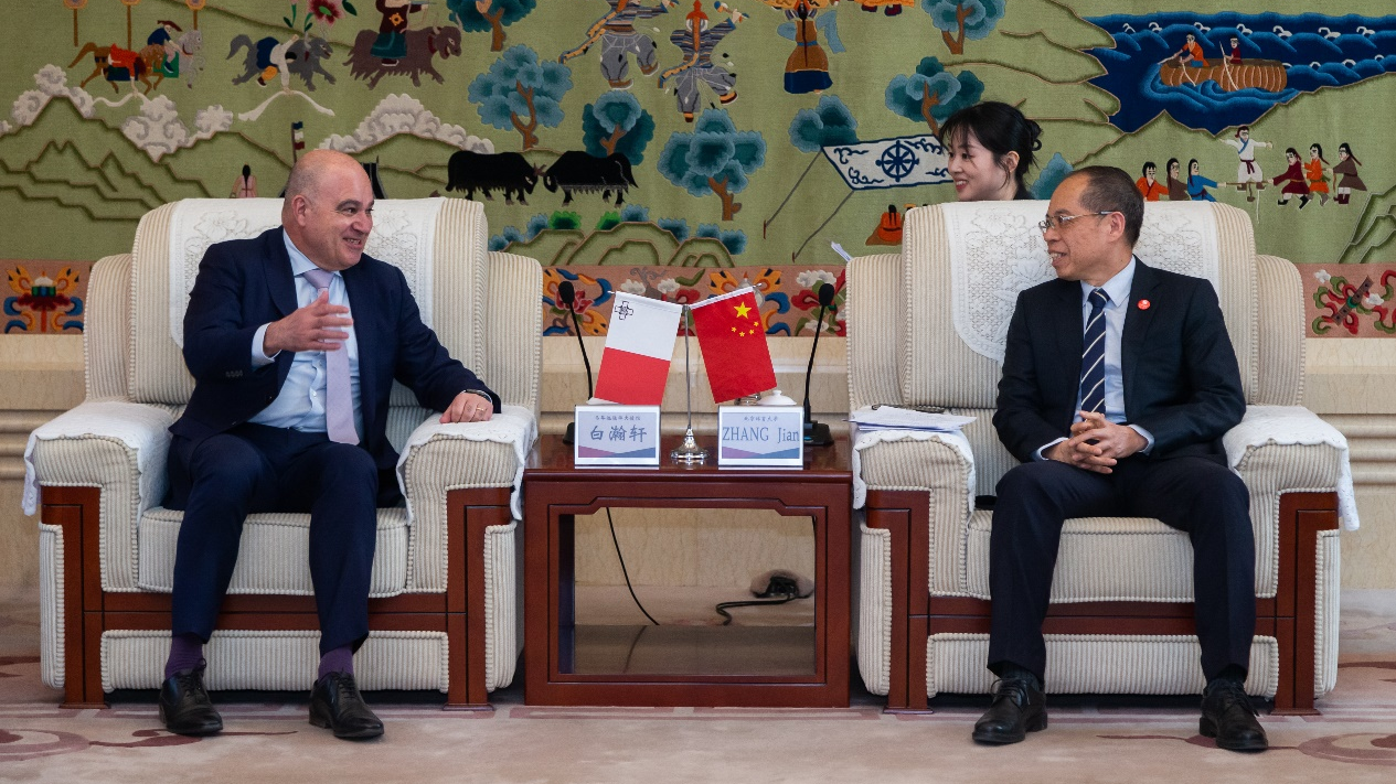 PG电子·仿照器(试玩游戏)官方网站